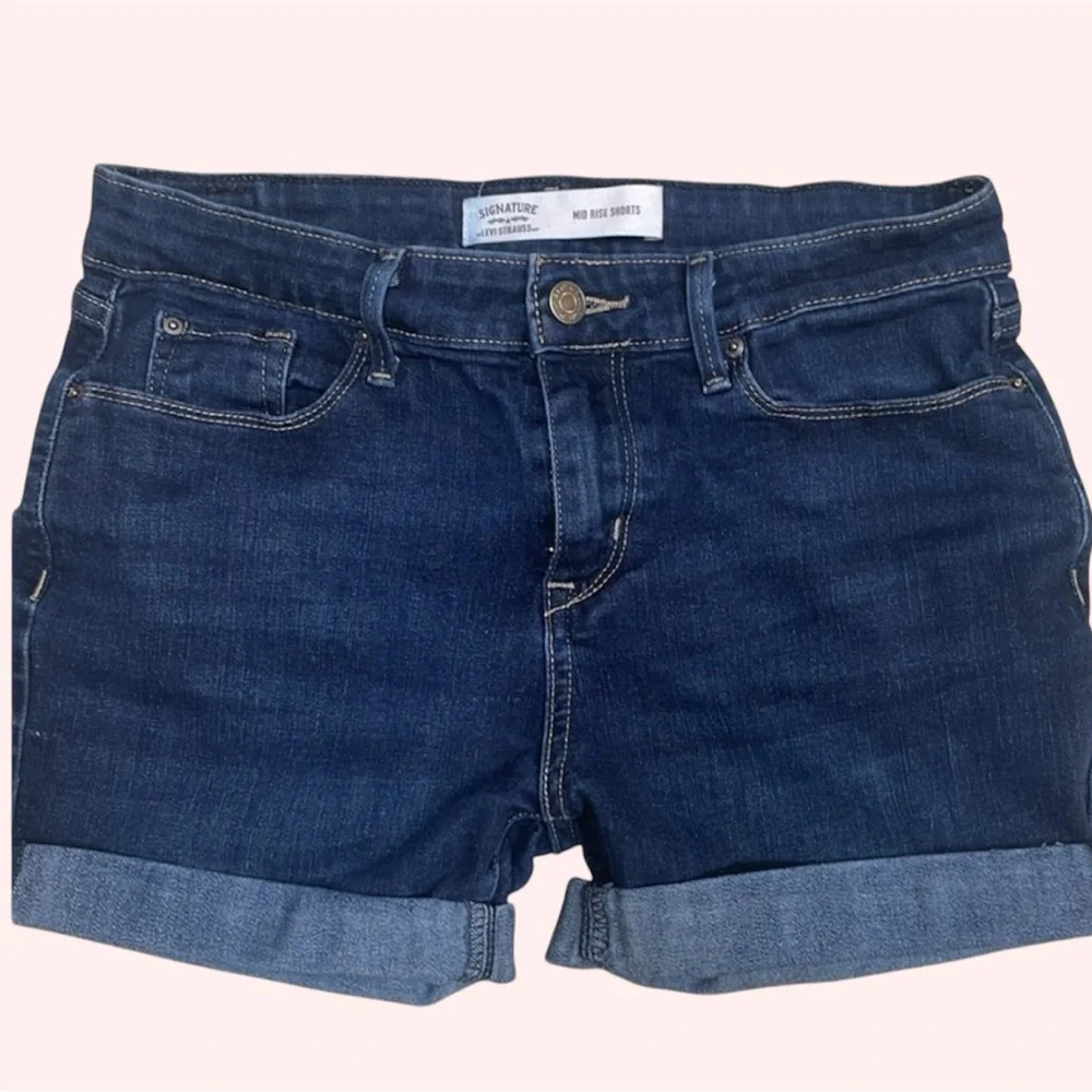 Levi Strauss & Co Signature Dark Wash Mid Rise Shorts Classic Cuffs Stretch Sz 2 - Picture 14 of 14